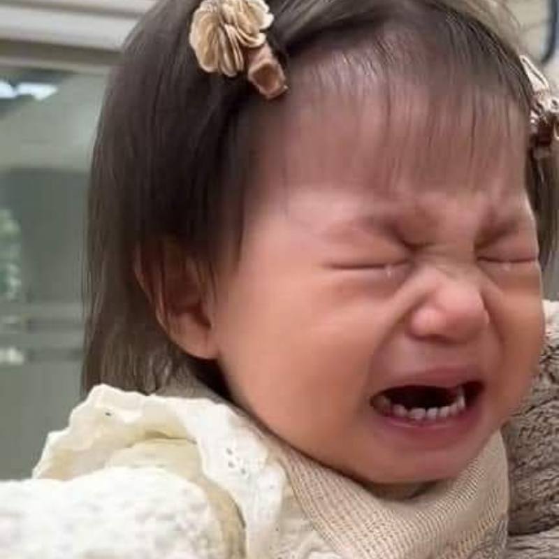 Ảnh meme khóc buồn cười