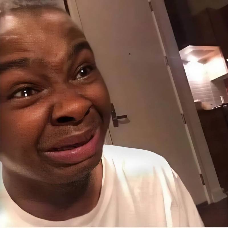 Ảnh meme khóc bất lực