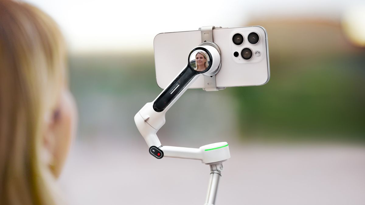 Mẫu Gimbal Insta360 Flow 2 cho điện thoại
