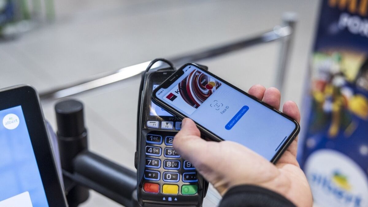 Thanh toán một chạm qua Apple Pay bằng NFC trên iPhone