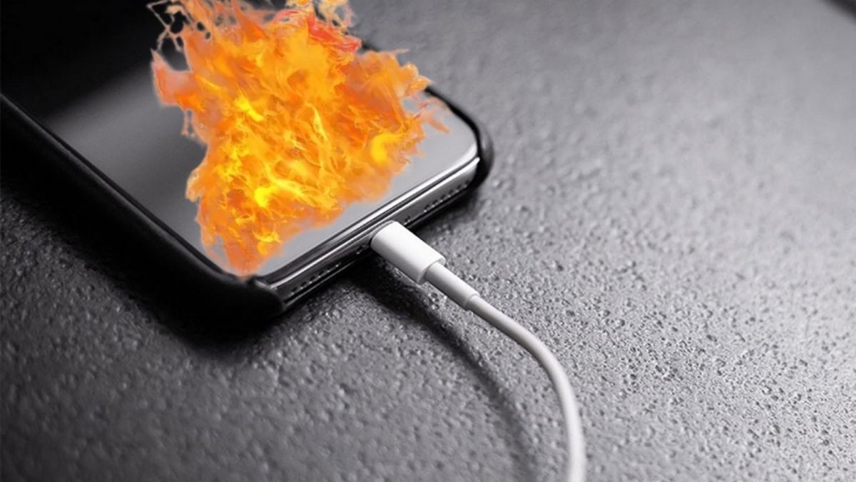 Sạc nóng lên đột ngột là dấu hiệu sắp nổ điện thoại
