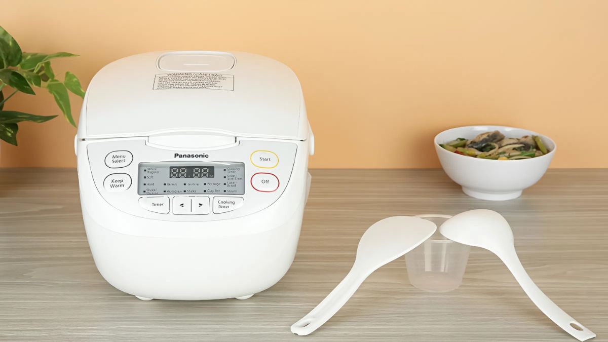 Nồi cơm điện mini Panasonic SR-CL108WRAM