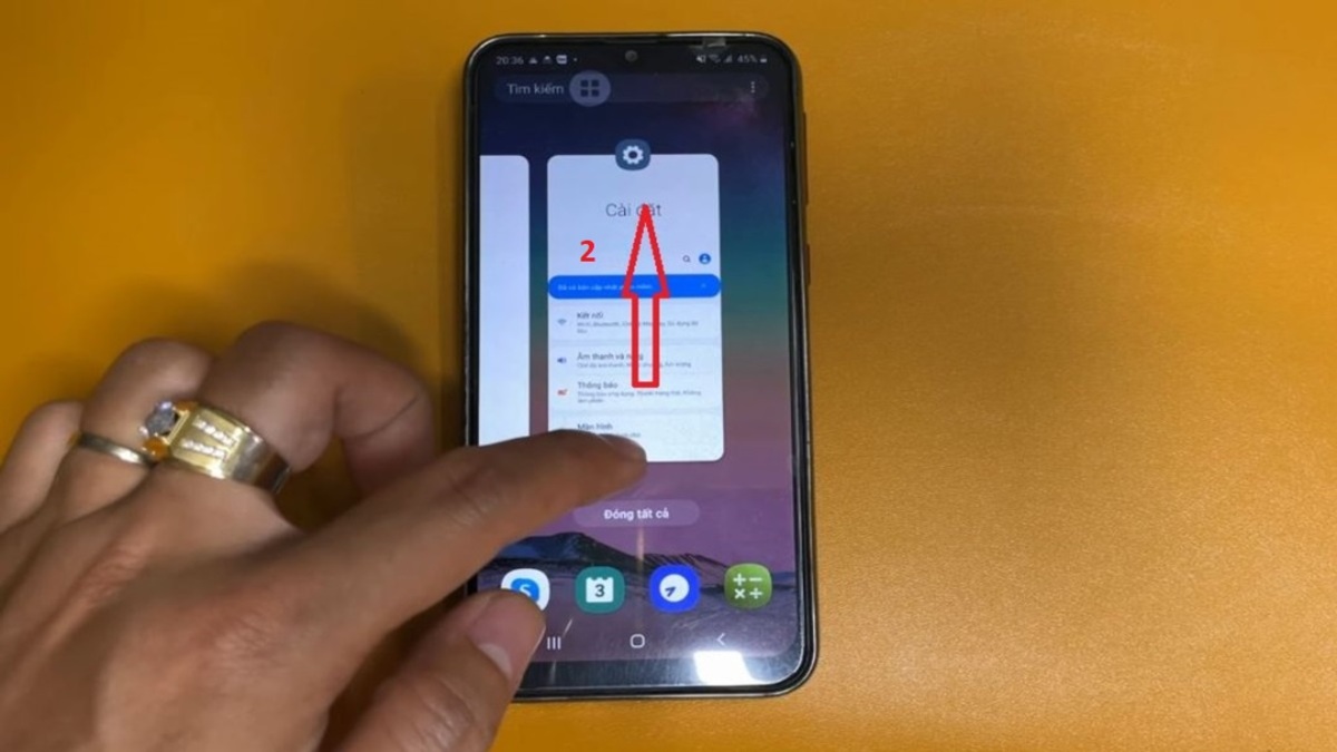 Cách tắt ứng dụng chạy ngầm trên Samsung  bằng sửa sổ đa nhiệm - bước 2