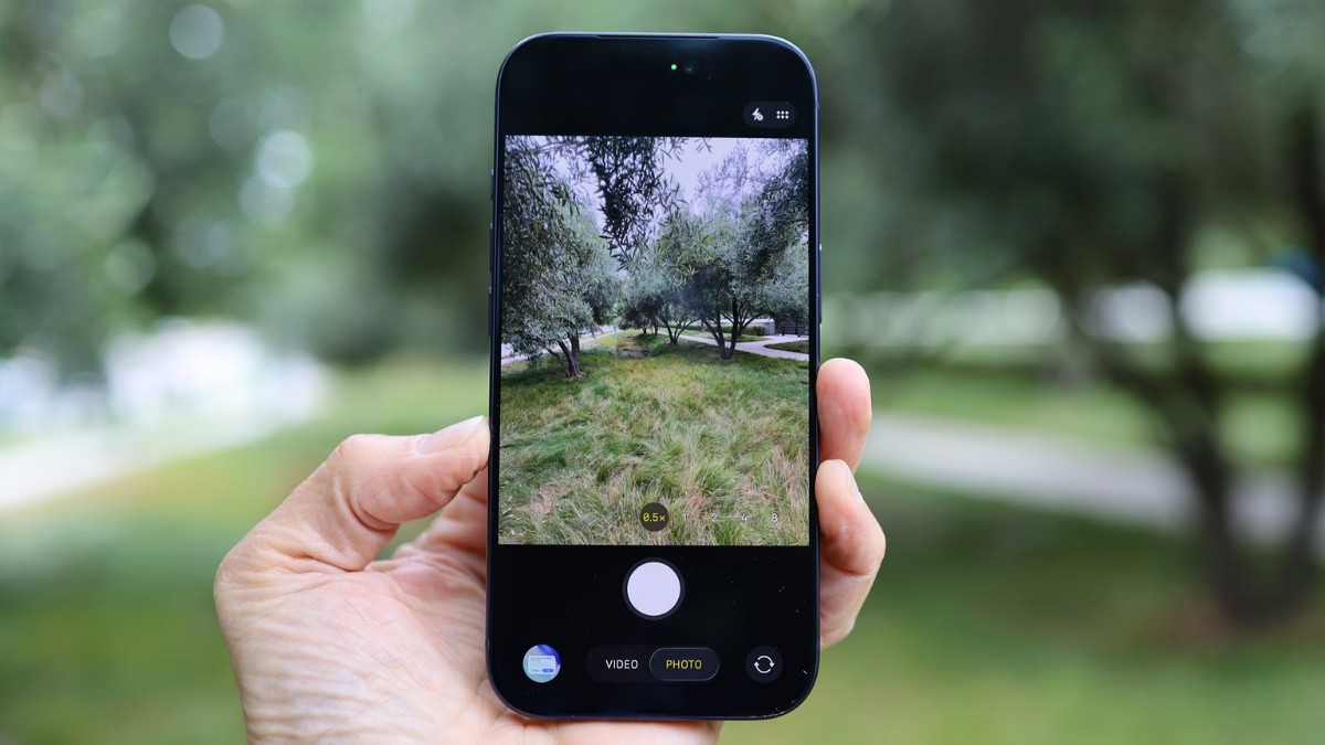 Hệ thống Camera Pro và Zoom được cải tiến trên iPhone 17