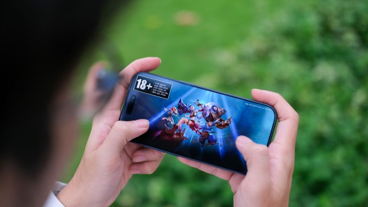 Màn hình ProMotion 120Hz và độ sáng 3000 nits của iPhone 17