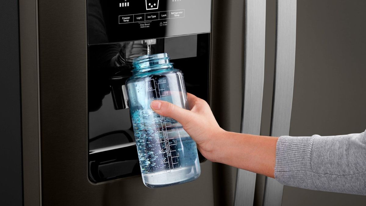 Tìm hiểu về mẫu tủ lạnh lấy nước ngoài