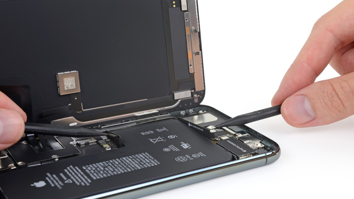 khắc phục iphone sạc không lên nguồn - mang đến trung tâm bảo hành