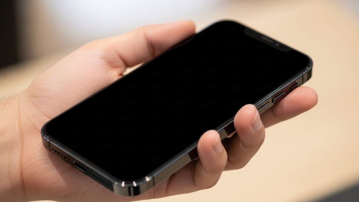 Kích nguồn iPhone sạc không lên nguồn có an toàn không?