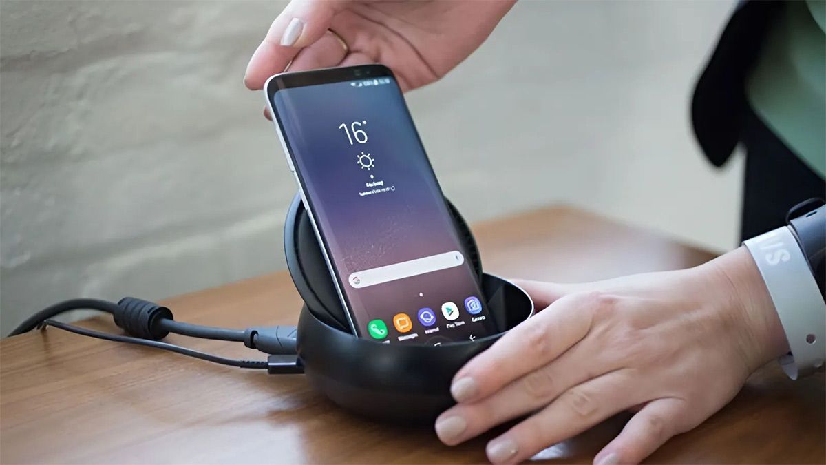 Cách khắc phục lỗi sạc không vào pin Samsung - Chuyển sang dùng sạc không dây