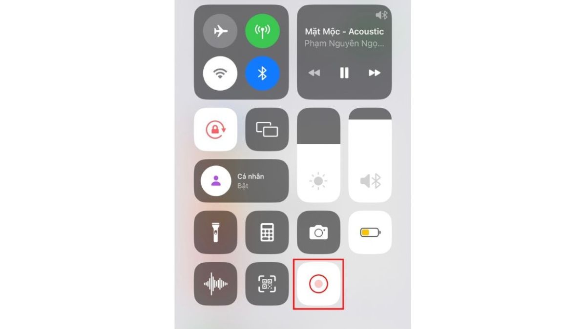 Cách tải video story Facebook trên điện thoại iPhone - bước 2