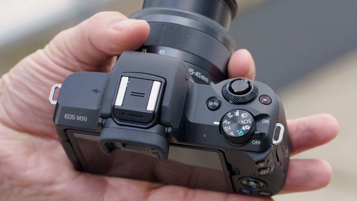Đánh giá canon m50 về thiết kế
