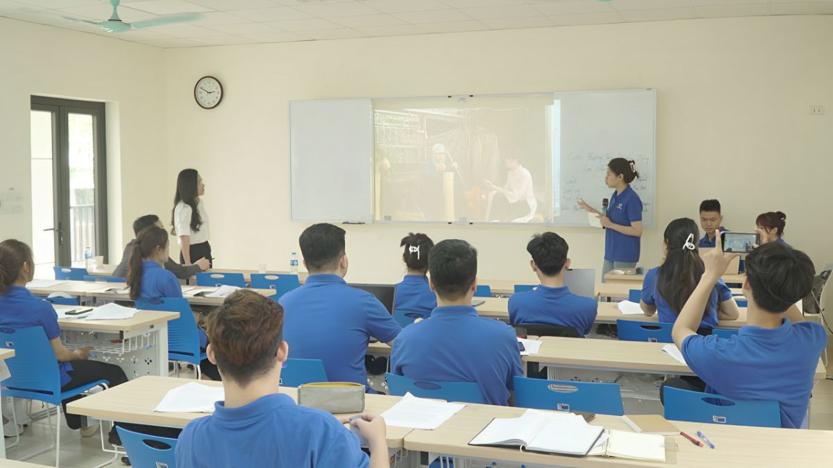 Cơ sở vật chất của hệ đại trà có thể sẽ hạn chế hơn so với CLC