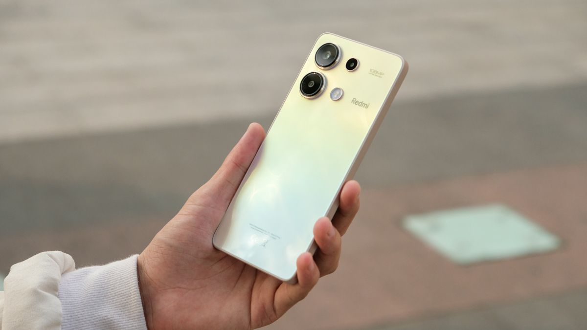 những điện thoại 3 mắt giống iPhone đẹp nhất