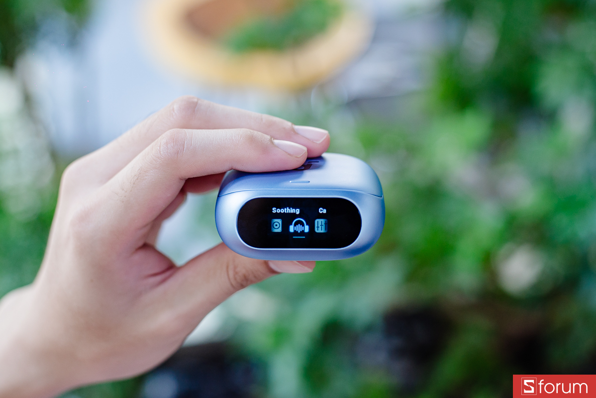 Đánh giá Anker Soundcore Liberty 5 Pro về tính năng hộp sạc