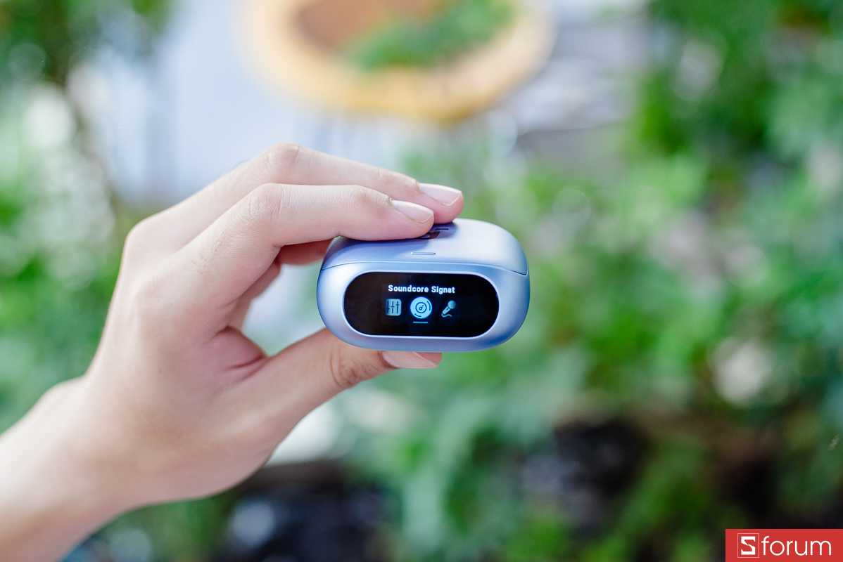 Đánh giá Anker Soundcore Liberty 5 Pro về tính năng hộp sạc