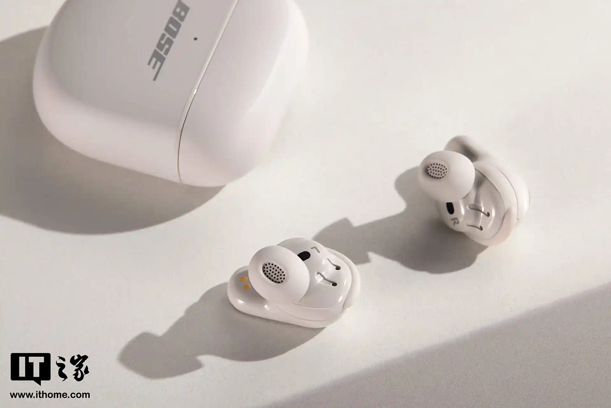 Đánh giá Bose QuietComfort Ultra 2 về thiết kế lưới chống bụi bẩn mới