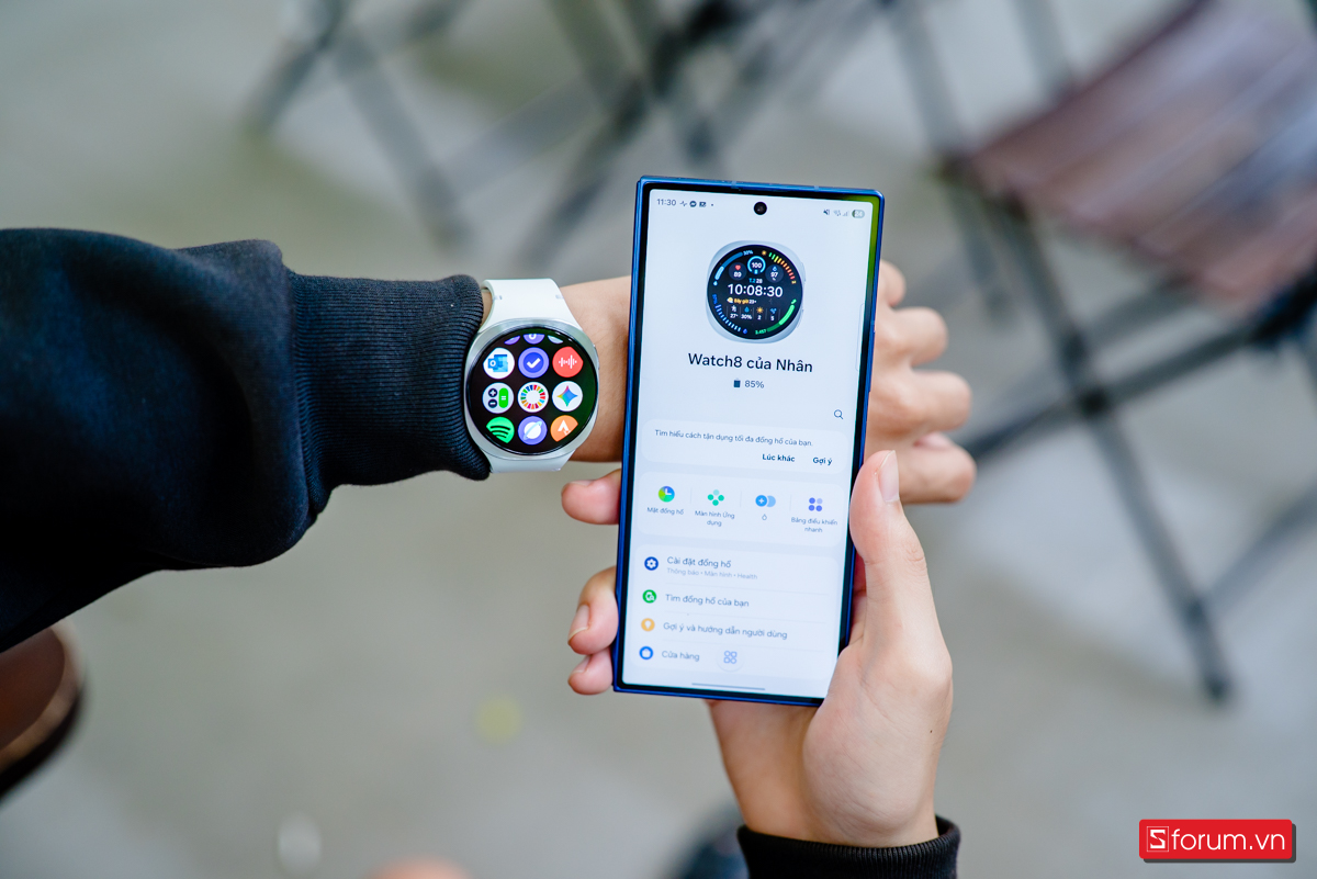 Để xem các thông tin được trực quan hơn thì anh em cần kết nối với ứng dụng Wearable
