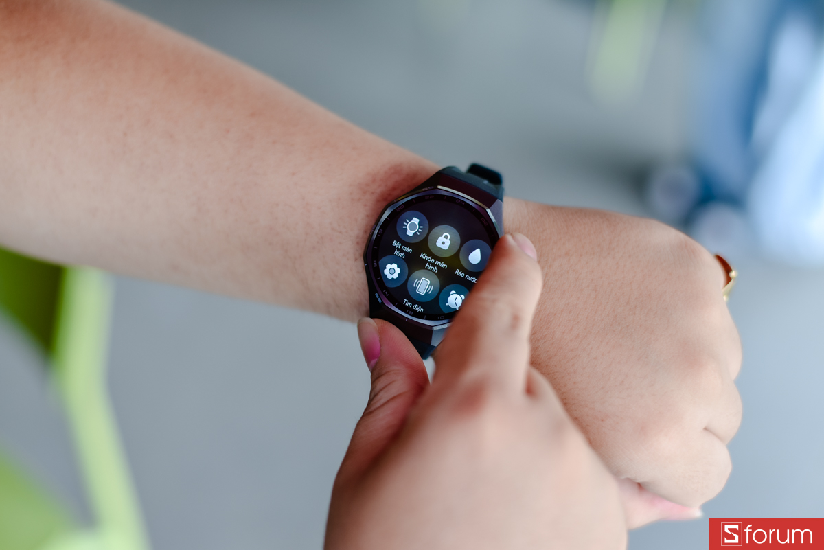 Huawei GT 6 Pro chạy trên hệ điều hành HarmonyOS 6 mới nhất