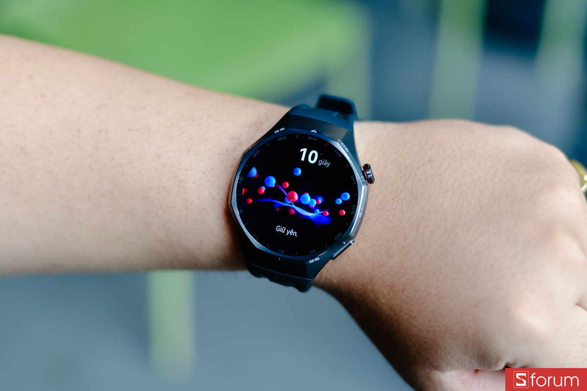 Huawei Watch GT 6 Pro còn tích hợp tính năng Đo SpO2 liên tục, theo dõi stress với bài tập hít thở hướng dẫn