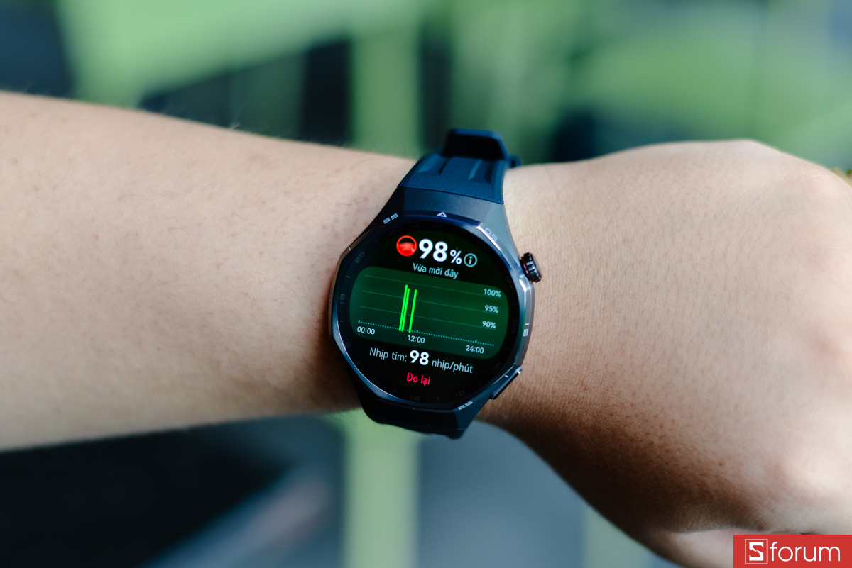 Huawei Watch GT 6 Pro còn tích hợp tính năng Đo SpO2 liên tục, theo dõi stress với bài tập hít thở hướng dẫn