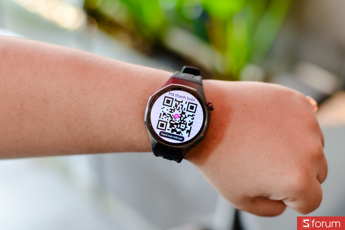 Một điểm nâng cấp mới và thú vị trên GT 6 Pro lần này là tích hợp ứng dụng ví Momo