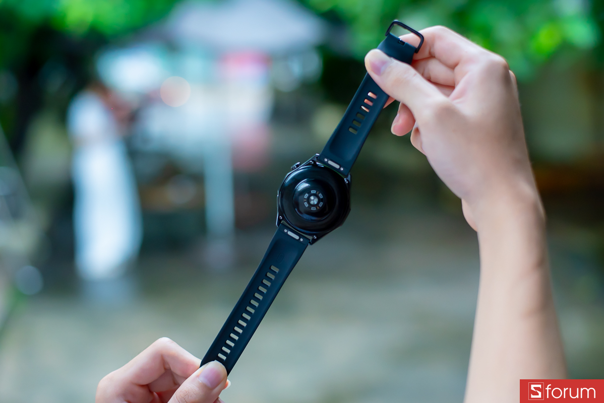 Đánh giá Huawei Watch GT7 46mm: Thiết kế thể thao, dây EasyCross dễ đeo