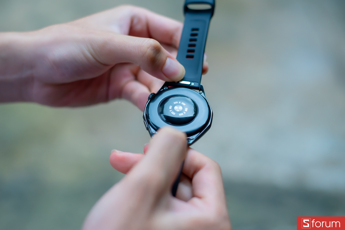 Đánh giá Huawei Watch GT7 46mm: Thiết kế thể thao, dây EasyCross dễ đeo