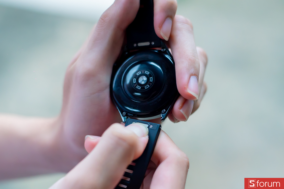 Đánh giá Huawei Watch GT7 46mm: Thiết kế thể thao, dây EasyCross dễ đeo