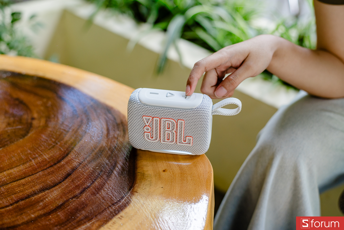 Đánh giá JBL Go 5 về tính năng: đèn led thú vị