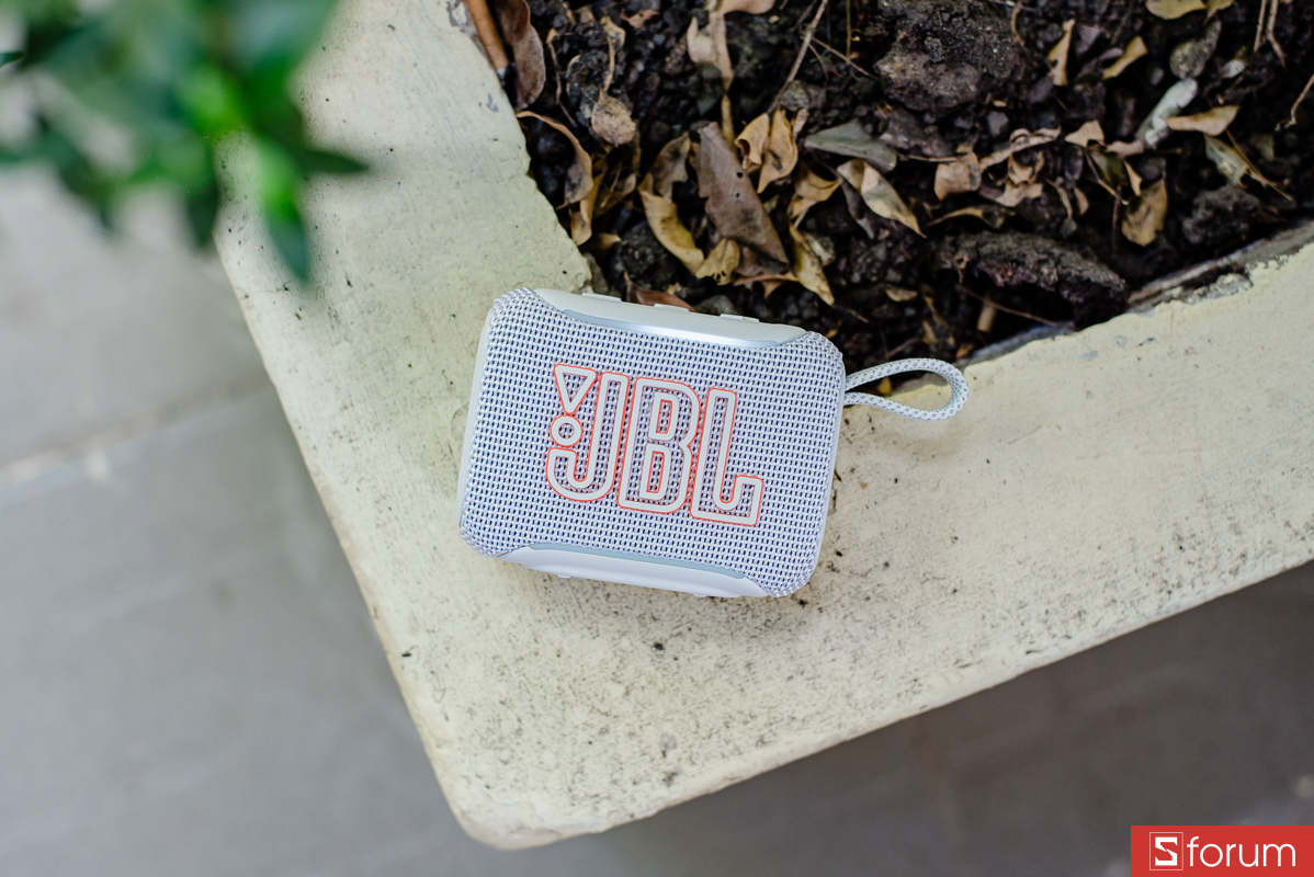 Đánh giá JBL Go 5 về thiết kế: JBL Go 5 đạt chuẩn IP68