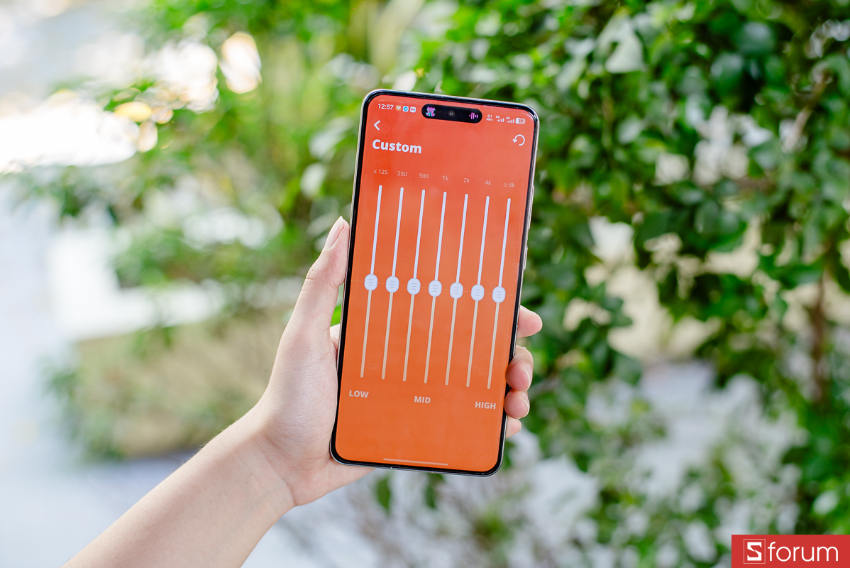 Đánh giá JBL Go 5 về tính năng: EQ chỉnh âm thông minh