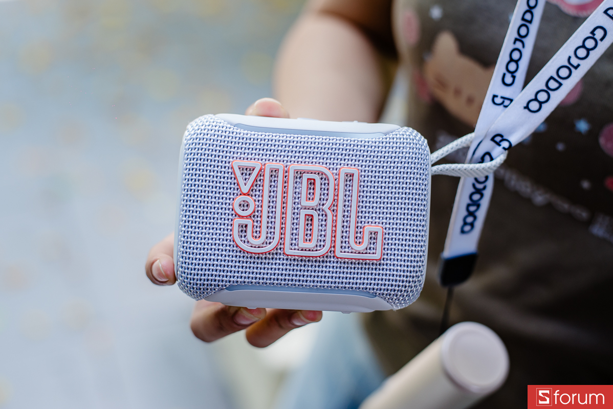 Về chất âm, JBL Go 5 cho mình cảm giác dễ nghe hơn kỳ vọng ban đầu