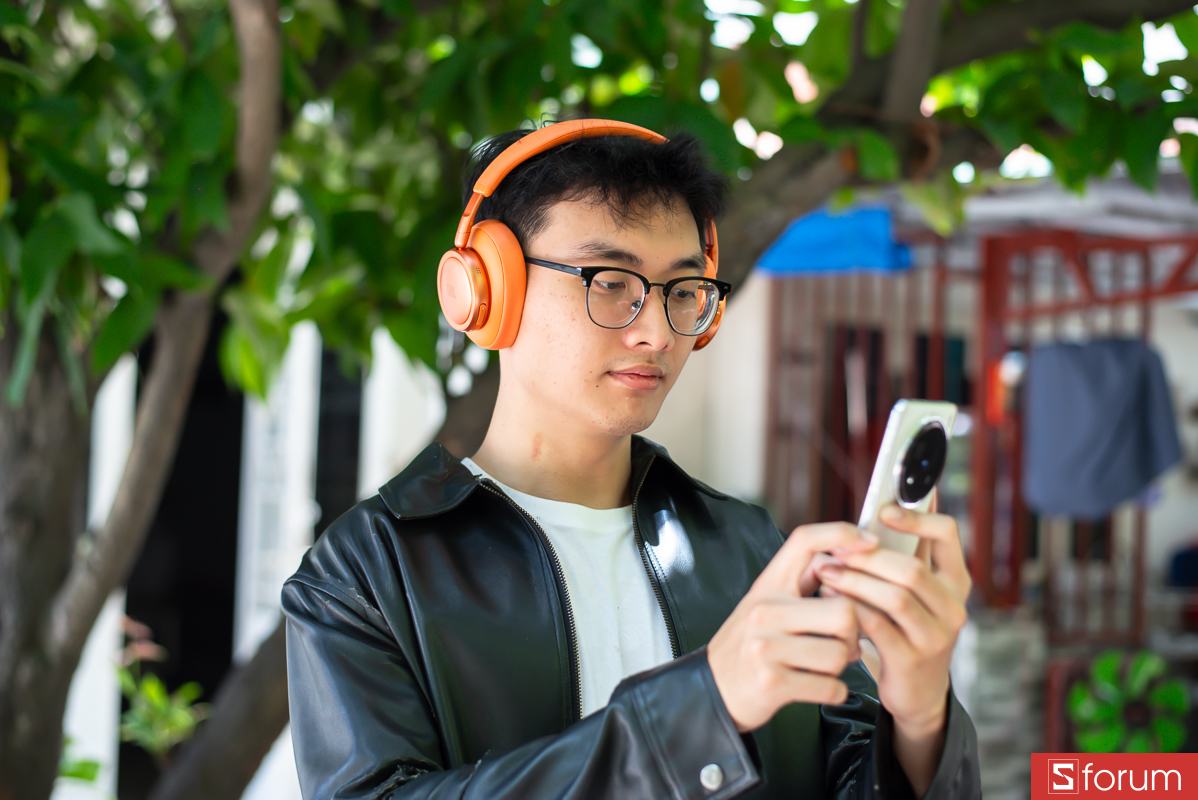 Đánh giá JBL Live 780NC: Màu sắc nổi bật và cá tính