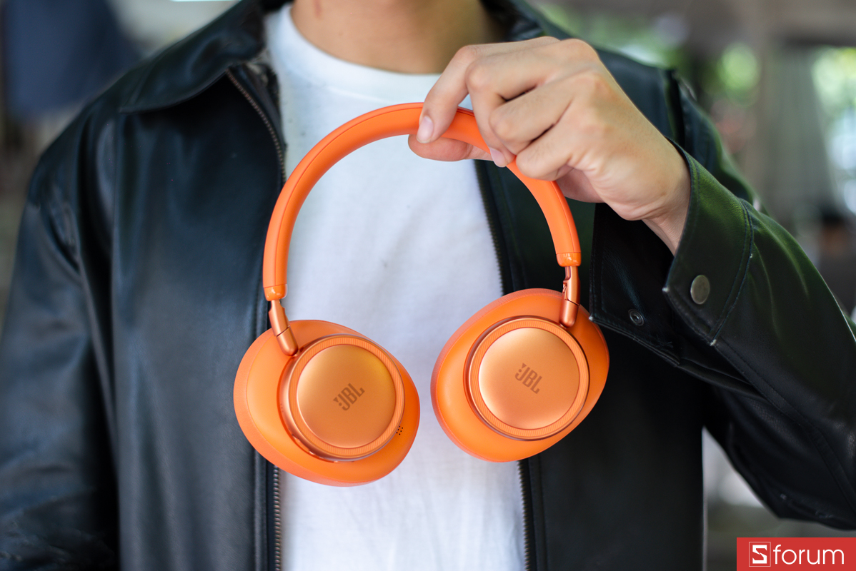 Đánh giá JBL Live 780NC: Màu sắc nổi bật và cá tính