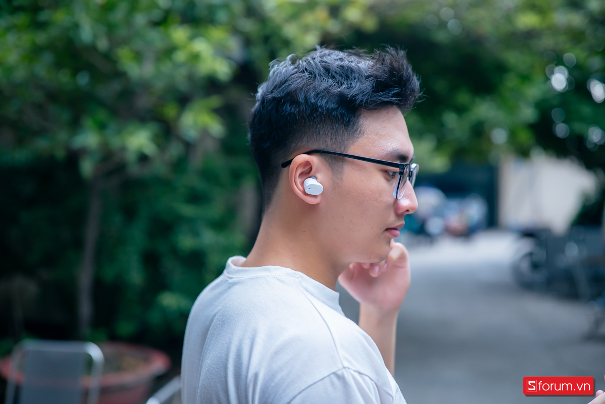 Tai nghe có thể hơi dễ trượt một chút, đặc biệt khi đổ nhiều mồ hôi.