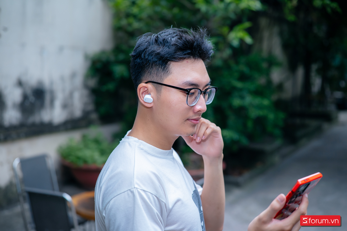 Thời lượng pin là một trong những điểm mạnh nhất của sarn phẩm khi mình đánh giá JBL Tune Buds 2