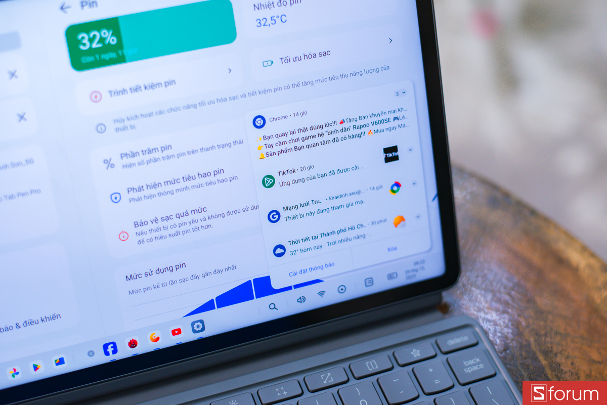 Khi kích hoạt PC Mode, giao diện của Yoga Tab chuyển sang dạng desktop tương tự Windows