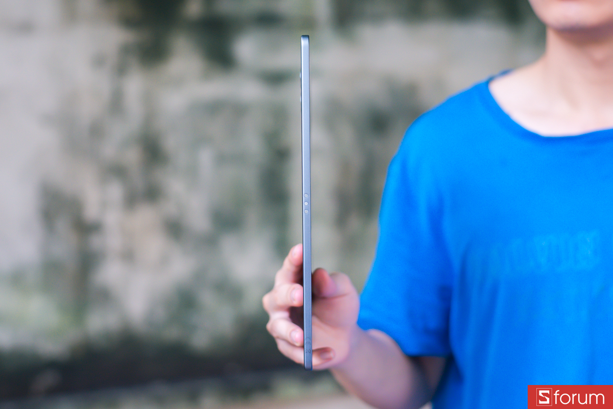 Đánh giá Lenovo Yoga Tab, máy có khung viền phẳng với độ mỏng ấn tượng