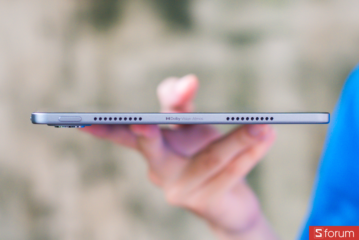 Đánh giá Lenovo Yoga Tab, máy có khung viền phẳng với độ mỏng ấn tượng