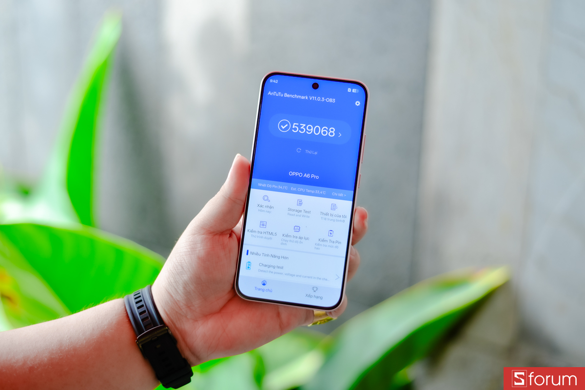 OPPO A6 Pro đạt 642 điểm đơn nhân và 1813 điểm đa nhân trên Geekbench 6