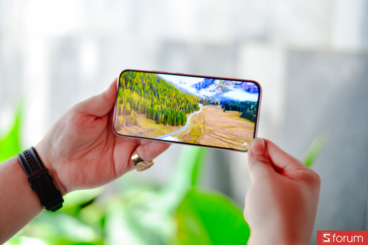 Màn hình chính là điểm nâng cấp ấn tượng nhất khi đánh giá OPPO A06 Pro so với thế hệ tiền nhiệm