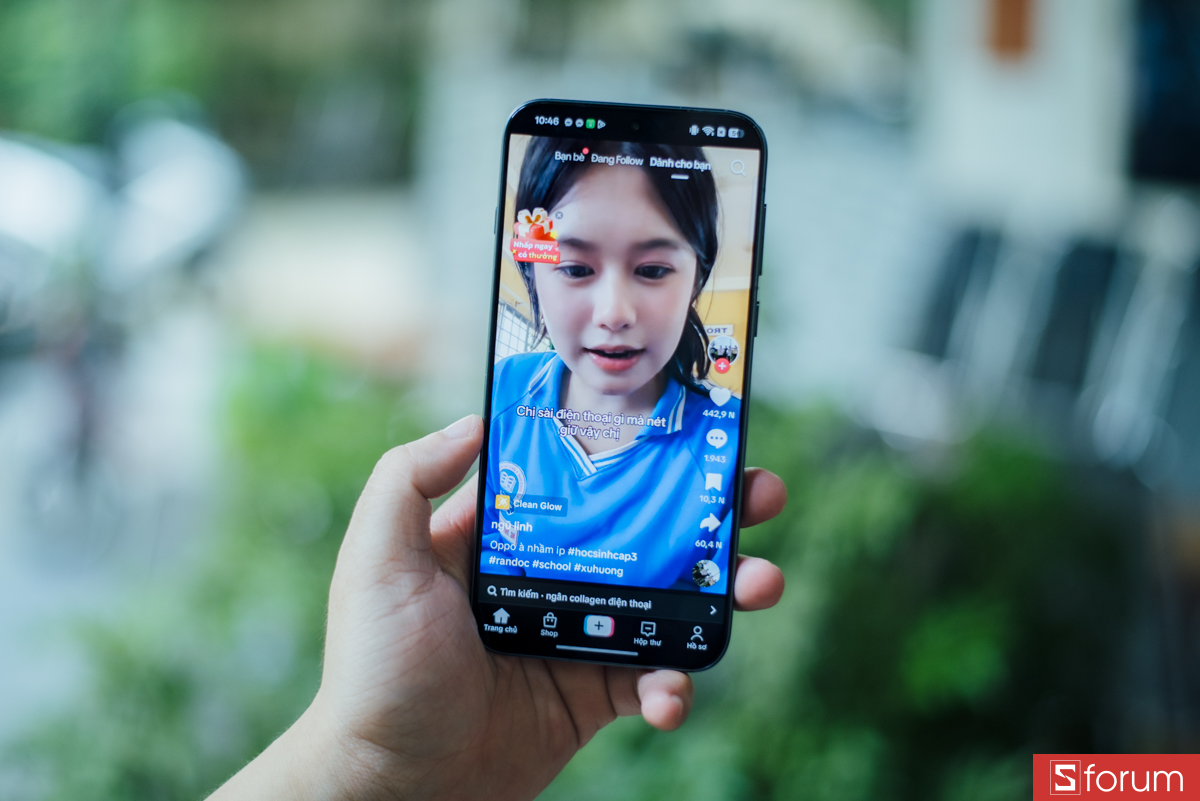 OPPO Find X8 cho khả năng hiển thị xuất sắc ngay cả dưới ánh sáng mặt trời gắt gao