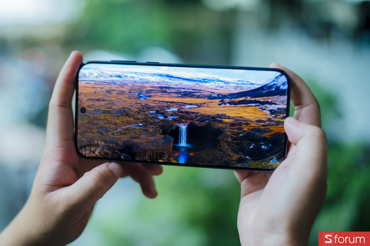 Hệ thống âm thanh kép trên Find X8 mang đến âm lượng khá lớn