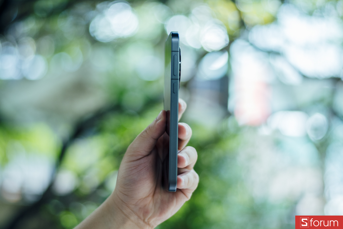 OPPO Find X8 vẫn giữ lại những tiện ích thiết yếu như chuẩn kháng nước kháng bụi IP68 và IP69