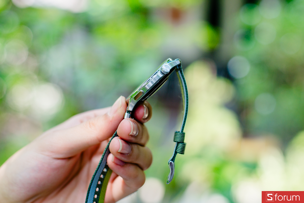 Khung viền được làm từ thép không gỉ cao cấp