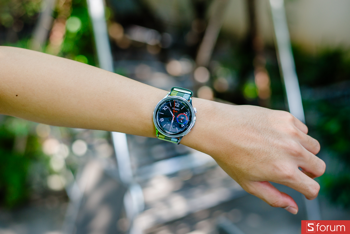 Đánh giá OPPO Watch S về thiết kế, dây vải thể thao đeo thoải mái
