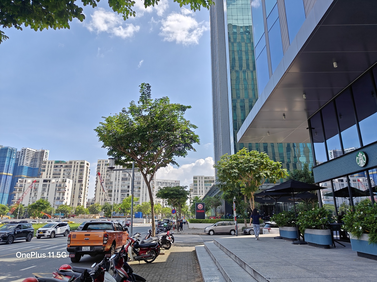 Camera chính cho chất lượng ảnh rất tốt trong điều kiện đủ sáng