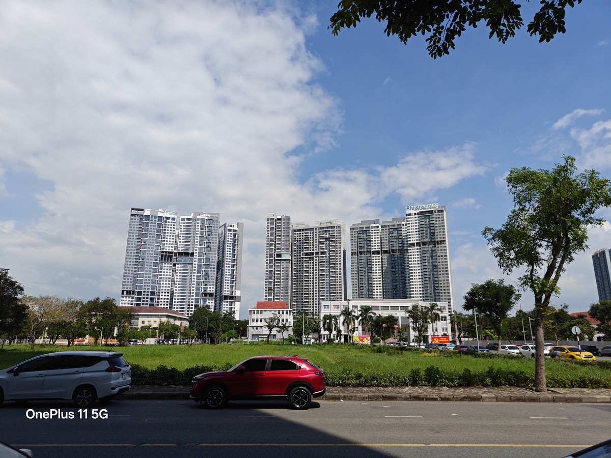 Camera chính cho chất lượng ảnh rất tốt trong điều kiện đủ sáng