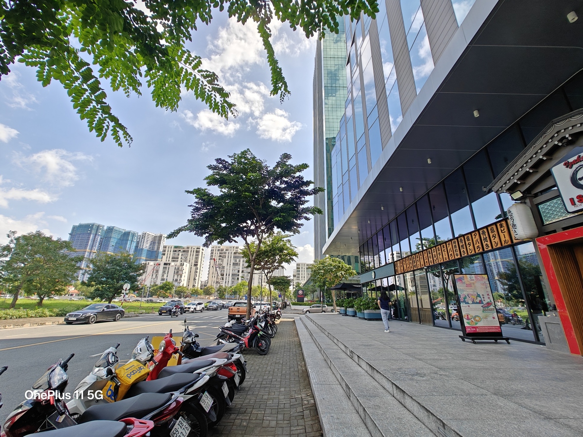 Chụp ảnh phong cảnh khá tốt với góc siêu rộng