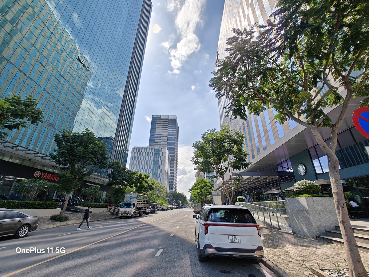 Chụp ảnh phong cảnh khá tốt với góc siêu rộng